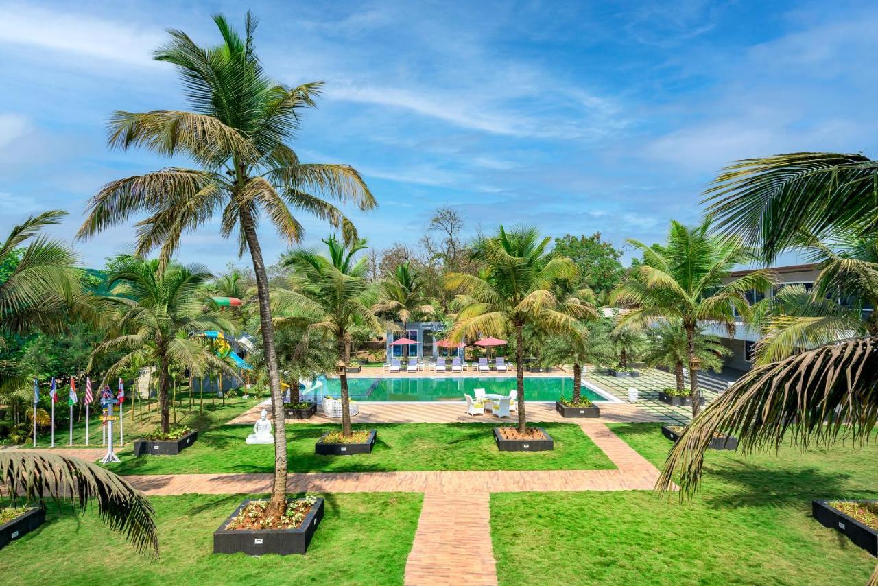 Saffronstays Palm Paradise, Kalyan Khadavli - Swimming Pool With Water Slides, Gazebo And Indoor Games Padghe Экстерьер фото